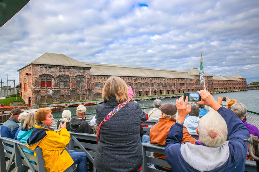 Best boat charters for Bus Groups in Sault Michigan 